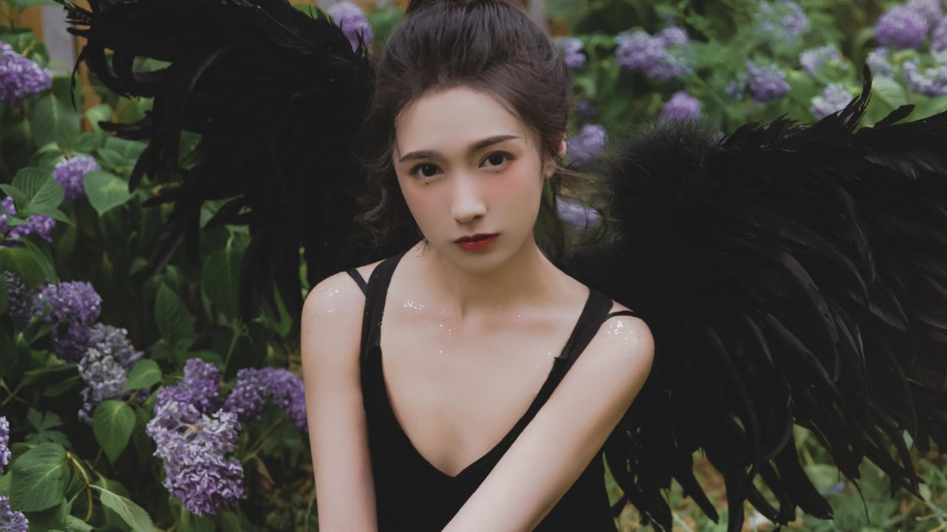 “速度的狂欢：震撼全场的超车瞬间集锦”，速度超越情在线播放